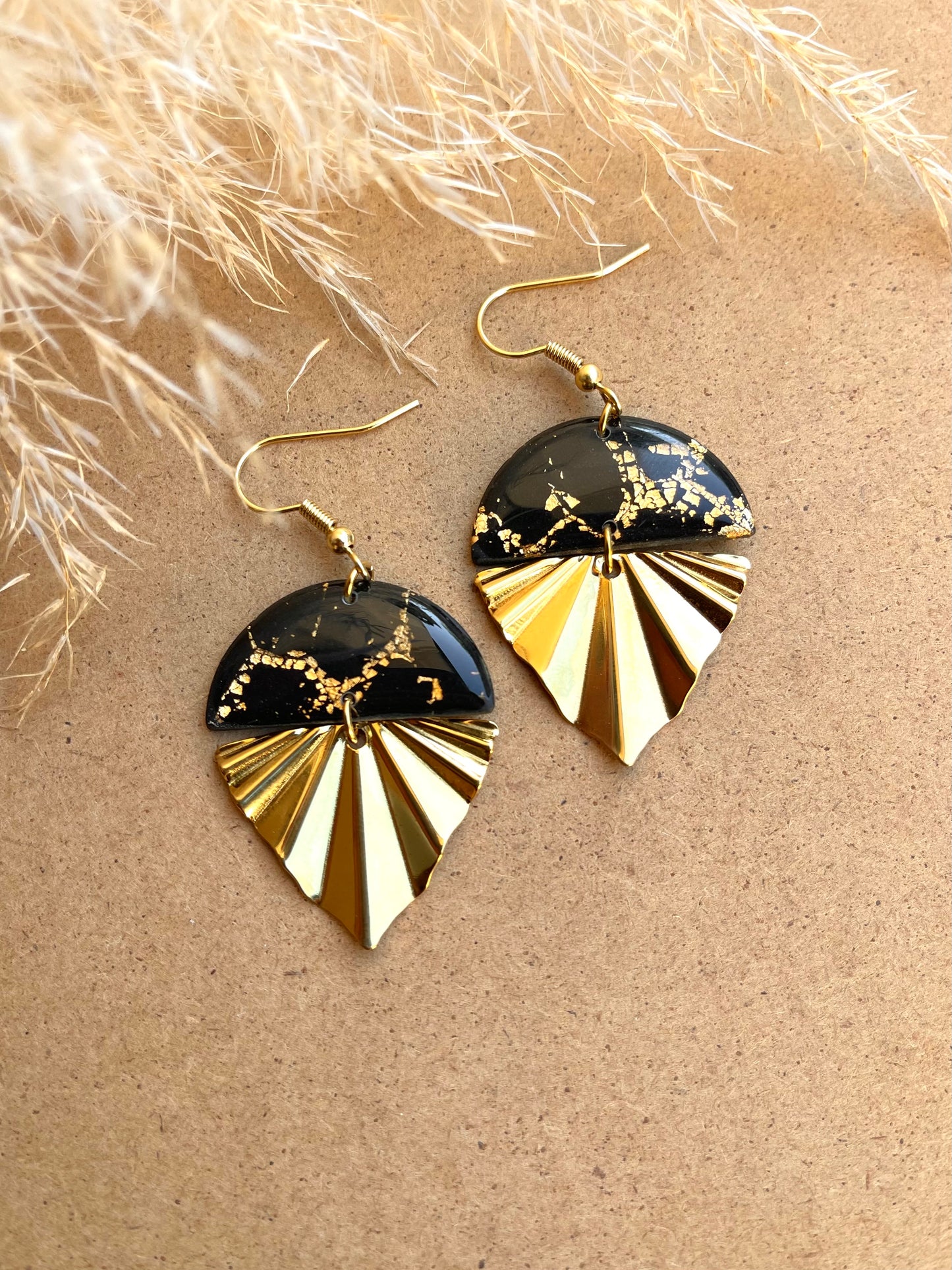 Mia (Black)